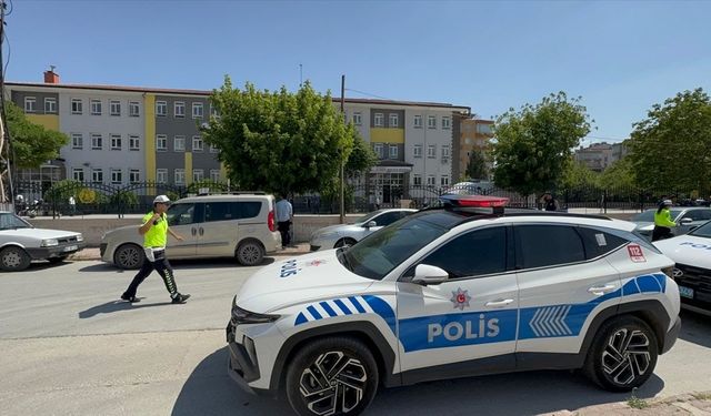Silahla Okulda Vurulan Öğretmen Hayatını Kaybetti