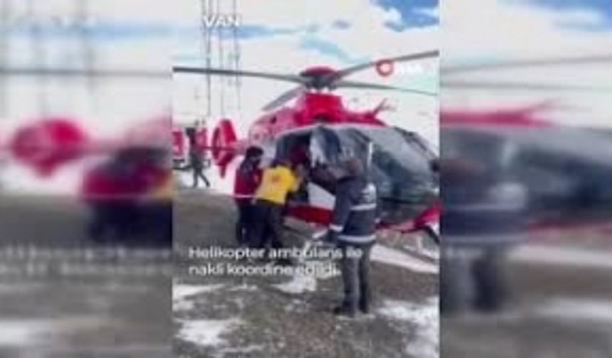 Bakan Koca: “Van’da bir köyden ihbar aldığımız hastaya Snowtrack ambulansla ulaşıldı”