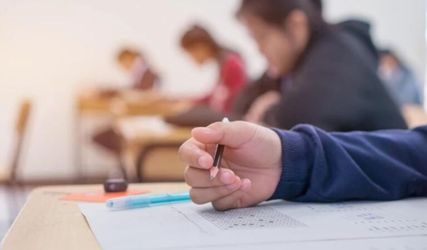 AYT Sona Erdi: İşte İlk Yorumlar ve Değerlendirmeler!